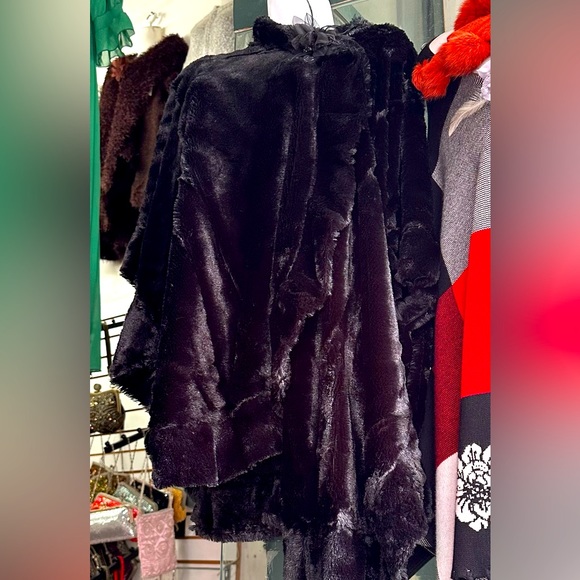 ISO crushed velvet shawl (pictured). - Picture 2 of 2